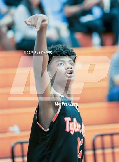 Thumbnail 1 in JV: Grand Saline vs Tyler HEAT photogallery.