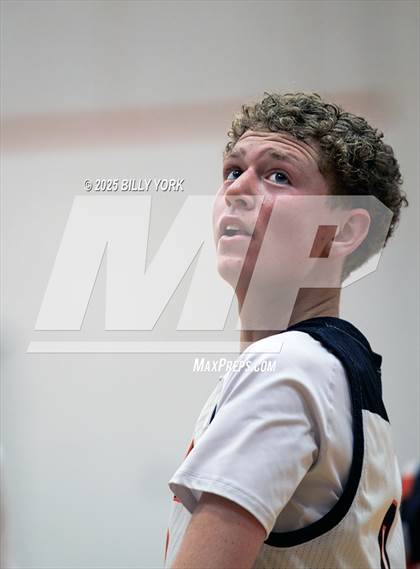 Thumbnail 1 in JV: Grand Saline vs Tyler HEAT photogallery.