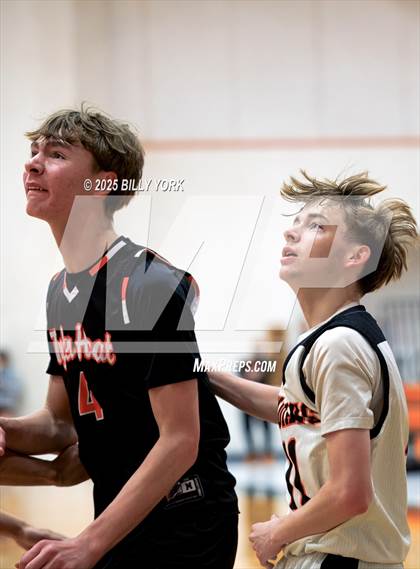 Thumbnail 2 in JV: Grand Saline vs Tyler HEAT photogallery.