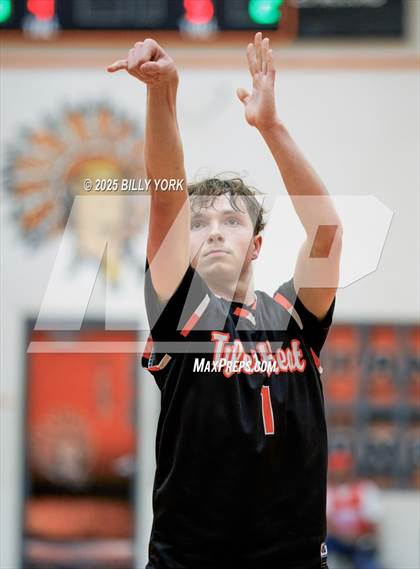 Thumbnail 1 in JV: Grand Saline vs Tyler HEAT photogallery.