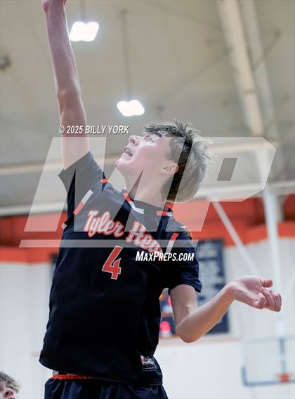 Thumbnail 2 in JV: Grand Saline vs Tyler HEAT photogallery.