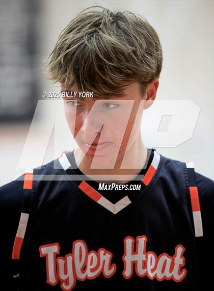 Thumbnail 2 in JV: Grand Saline vs Tyler HEAT photogallery.