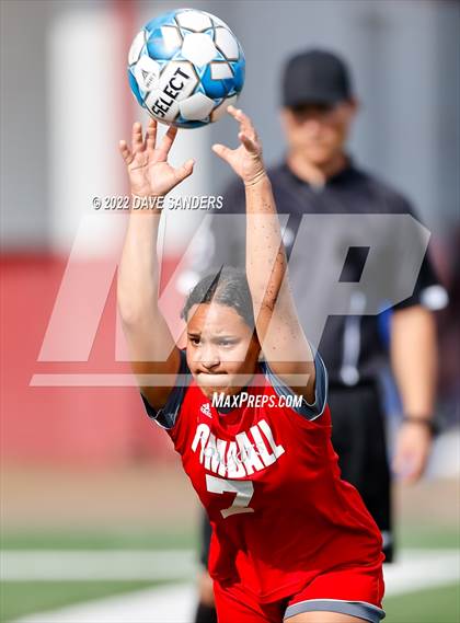 Thumbnail 3 in Klein Cain vs. Tomball (Waller Classic) photogallery.