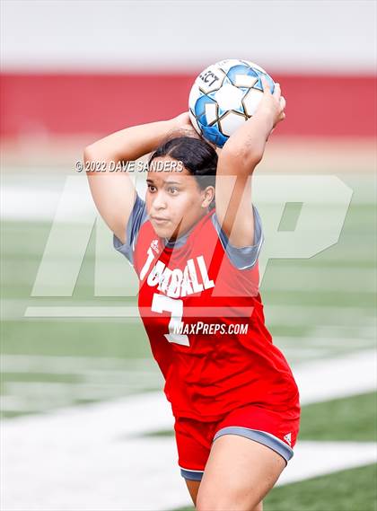 Thumbnail 2 in Klein Cain vs. Tomball (Waller Classic) photogallery.