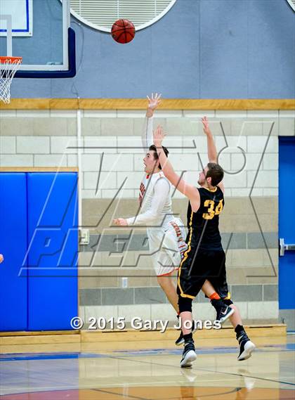 Thumbnail 1 in Roseville vs Del Oro (Rocklin Holiday Classic) photogallery.