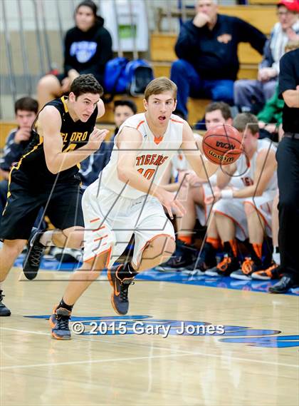 Thumbnail 3 in Roseville vs Del Oro (Rocklin Holiday Classic) photogallery.