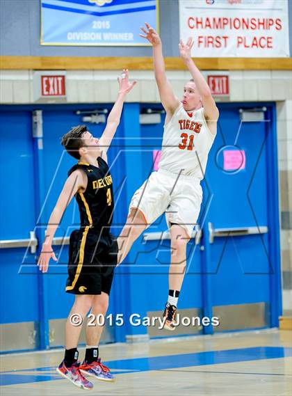 Thumbnail 1 in Roseville vs Del Oro (Rocklin Holiday Classic) photogallery.