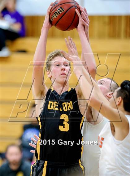 Thumbnail 2 in Roseville vs Del Oro (Rocklin Holiday Classic) photogallery.