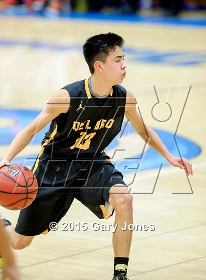 Thumbnail 3 in Roseville vs Del Oro (Rocklin Holiday Classic) photogallery.