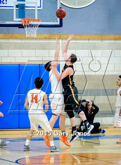 Thumbnail 1 in Roseville vs Del Oro (Rocklin Holiday Classic) photogallery.