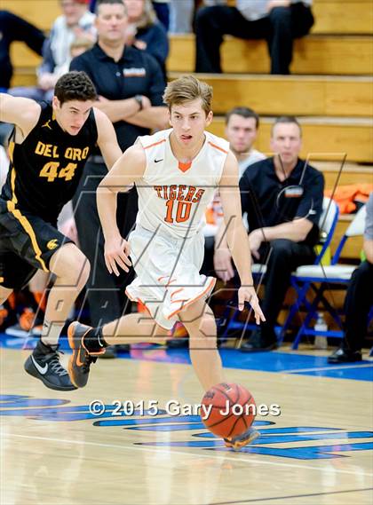 Thumbnail 1 in Roseville vs Del Oro (Rocklin Holiday Classic) photogallery.