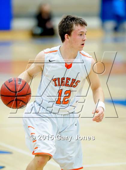 Thumbnail 1 in Roseville vs Del Oro (Rocklin Holiday Classic) photogallery.