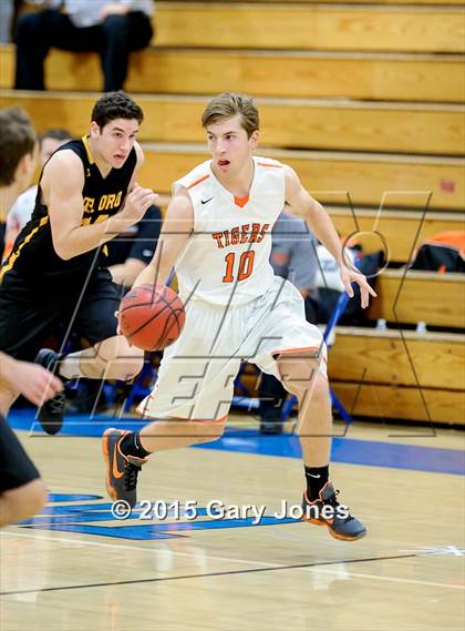 Thumbnail 2 in Roseville vs Del Oro (Rocklin Holiday Classic) photogallery.