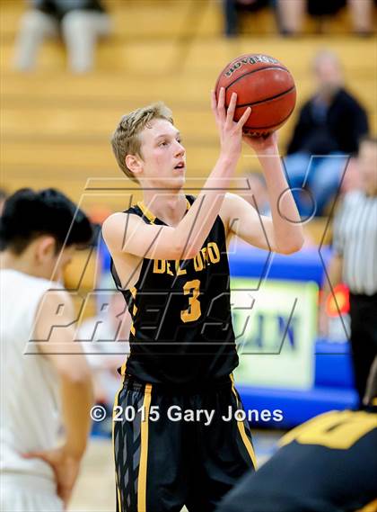 Thumbnail 3 in Roseville vs Del Oro (Rocklin Holiday Classic) photogallery.