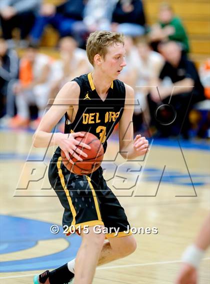 Thumbnail 2 in Roseville vs Del Oro (Rocklin Holiday Classic) photogallery.