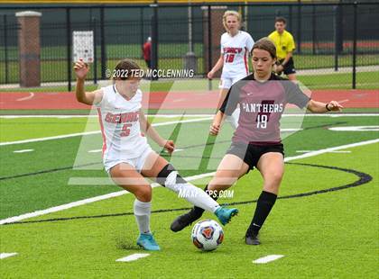 Thumbnail 1 in Searcy vs. Siloam Springs (AAA 5A State Final) photogallery.
