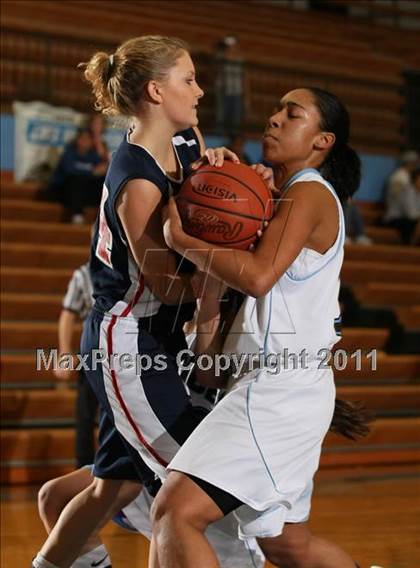 Thumbnail 2 in Gibbs vs South-Doyle (Kroger Thanksgiving Classic) photogallery.