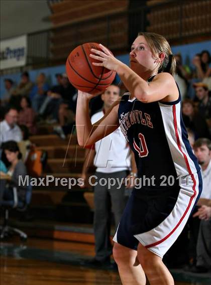 Thumbnail 2 in Gibbs vs South-Doyle (Kroger Thanksgiving Classic) photogallery.