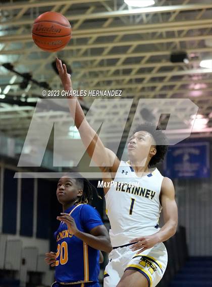 Thumbnail 2 in Clemens vs. McKinney (River City Classic) photogallery.