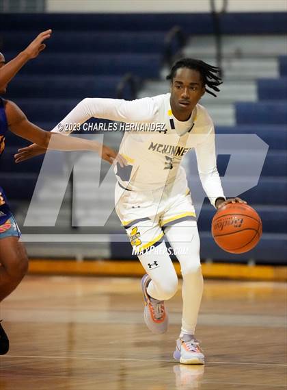Thumbnail 3 in Clemens vs. McKinney (River City Classic) photogallery.