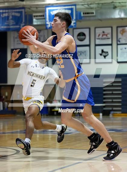 Thumbnail 3 in Clemens vs. McKinney (River City Classic) photogallery.
