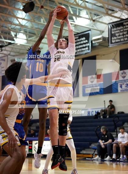 Thumbnail 3 in Clemens vs. McKinney (River City Classic) photogallery.