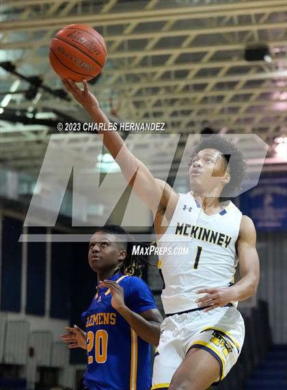 Thumbnail 1 in Clemens vs. McKinney (River City Classic) photogallery.