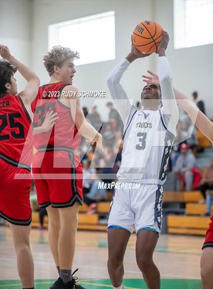 Thumbnail 1 in Canyon Crest Academy vs. Morse (MLK Classic) photogallery.