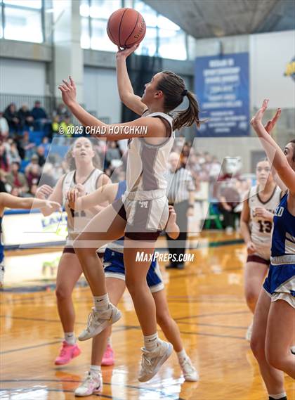 Thumbnail 3 in Bloomfield vs. Caledonia-Mumford (NYSPHSAA Section 5 C1 Final) photogallery.