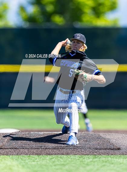 Thumbnail 2 in Springville vs. Orem (UHSAA 5A Bracket Play) photogallery.
