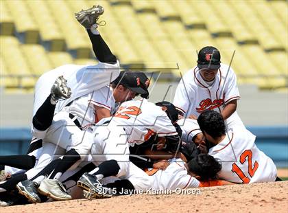 Thumbnail 2 in Chavez vs. Lincoln (D2 Final) photogallery.