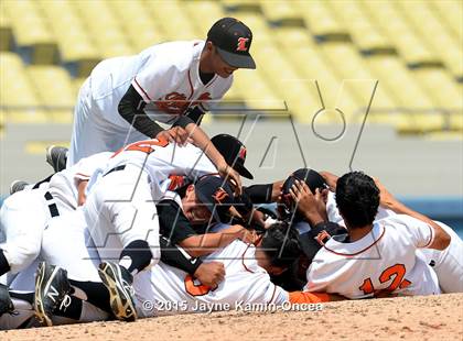 Thumbnail 3 in Chavez vs. Lincoln (D2 Final) photogallery.