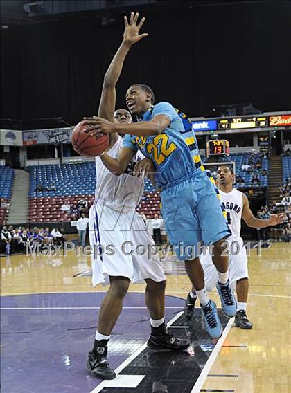 Thumbnail 3 in Center vs Sacramento (CIF SJS D3 Final) photogallery.