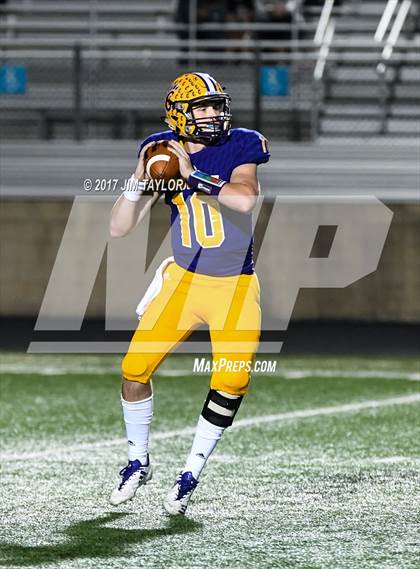 Thumbnail 1 in Bridgeport vs. Godley (UIL 4A Bi-District Playoff) photogallery.