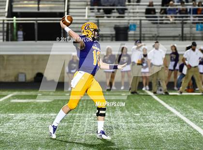 Thumbnail 2 in Bridgeport vs. Godley (UIL 4A Bi-District Playoff) photogallery.