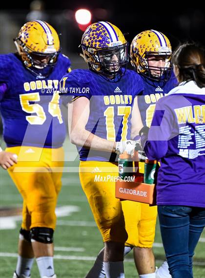 Thumbnail 3 in Bridgeport vs. Godley (UIL 4A Bi-District Playoff) photogallery.