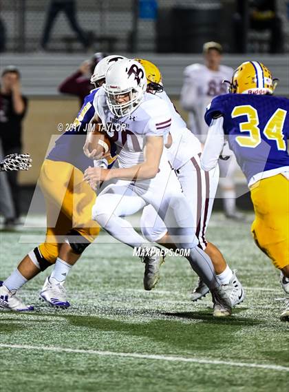 Thumbnail 2 in Bridgeport vs. Godley (UIL 4A Bi-District Playoff) photogallery.