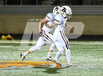 Thumbnail 3 in Bridgeport vs. Godley (UIL 4A Bi-District Playoff) photogallery.