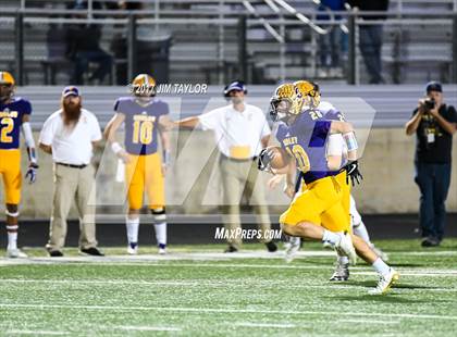 Thumbnail 3 in Bridgeport vs. Godley (UIL 4A Bi-District Playoff) photogallery.
