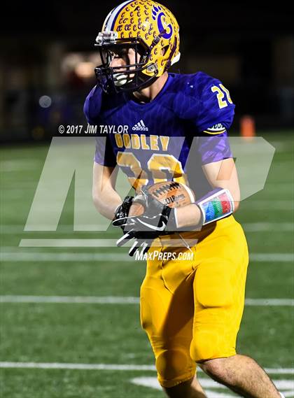 Thumbnail 3 in Bridgeport vs. Godley (UIL 4A Bi-District Playoff) photogallery.