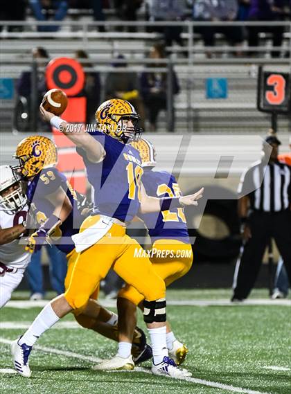 Thumbnail 2 in Bridgeport vs. Godley (UIL 4A Bi-District Playoff) photogallery.
