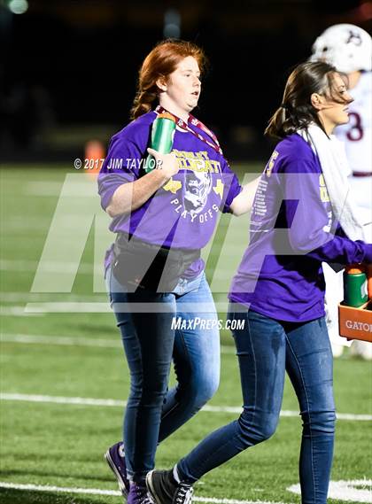Thumbnail 3 in Bridgeport vs. Godley (UIL 4A Bi-District Playoff) photogallery.