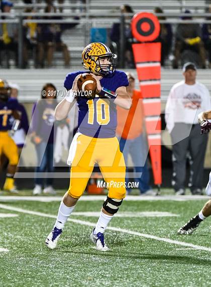 Thumbnail 1 in Bridgeport vs. Godley (UIL 4A Bi-District Playoff) photogallery.