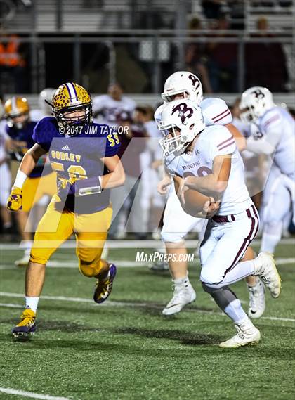 Thumbnail 1 in Bridgeport vs. Godley (UIL 4A Bi-District Playoff) photogallery.