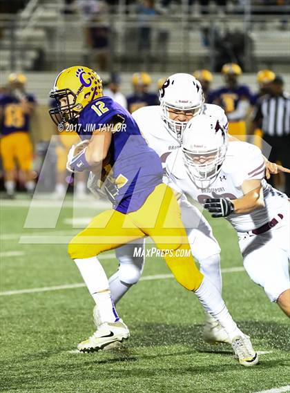Thumbnail 3 in Bridgeport vs. Godley (UIL 4A Bi-District Playoff) photogallery.