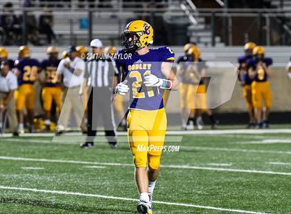 Thumbnail 2 in Bridgeport vs. Godley (UIL 4A Bi-District Playoff) photogallery.