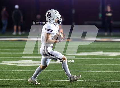 Thumbnail 3 in Bridgeport vs. Godley (UIL 4A Bi-District Playoff) photogallery.
