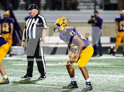Thumbnail 3 in Bridgeport vs. Godley (UIL 4A Bi-District Playoff) photogallery.