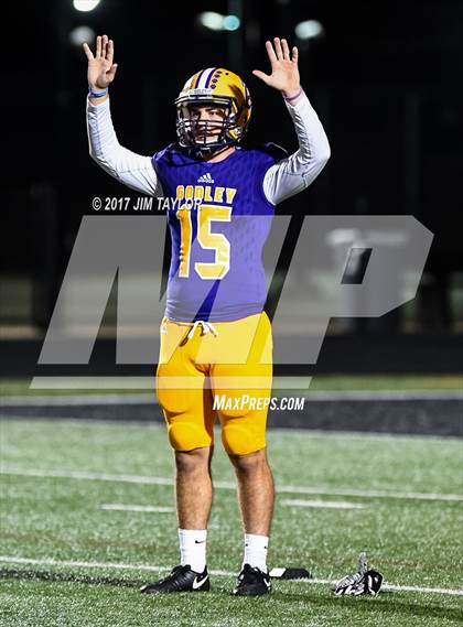 Thumbnail 1 in Bridgeport vs. Godley (UIL 4A Bi-District Playoff) photogallery.