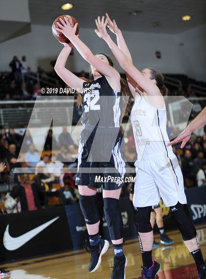 Thumbnail 2 in Oak Park vs Northview (CIF SS 4AA Championship) photogallery.